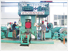 由于轧机轴承是轧机在使用的时辰比力必要的部件，所以通常使用轧机的企业城市提前采办一些轧机轴承。这样即便在使用的时辰必要更换，也不会影响到设备的运行。而这些所购入的轴承在安设的时辰也是有肯定的要求的，若是安设不是极度适当可能会造成最终的毁损。